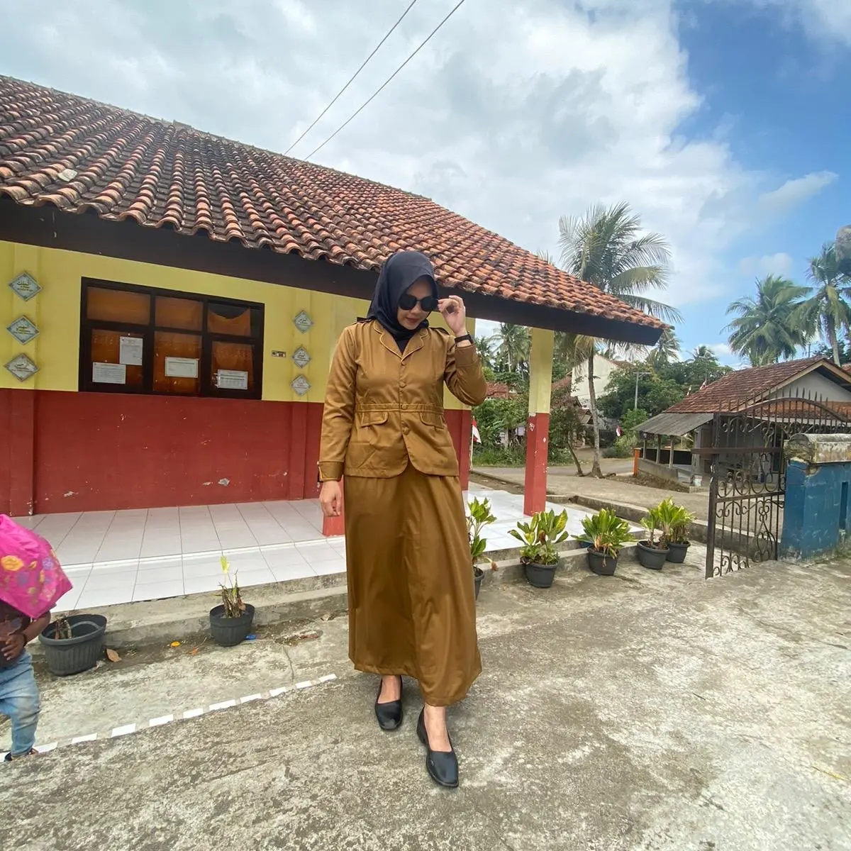 Setelan Pemda semi jas model rok A