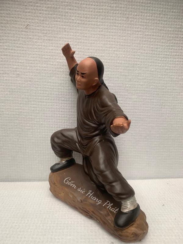 Tượng Hoàng Phi Hồng ghép cây men đen 3