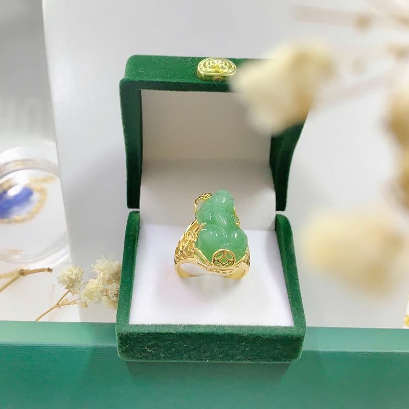 Nhẫn tỳ hưu mạ vàng 18 k mặt đá xanh .cẩm thạch , màu vàng, phong thủy  mang lại ý nghĩa về tài lộc, Titan 3