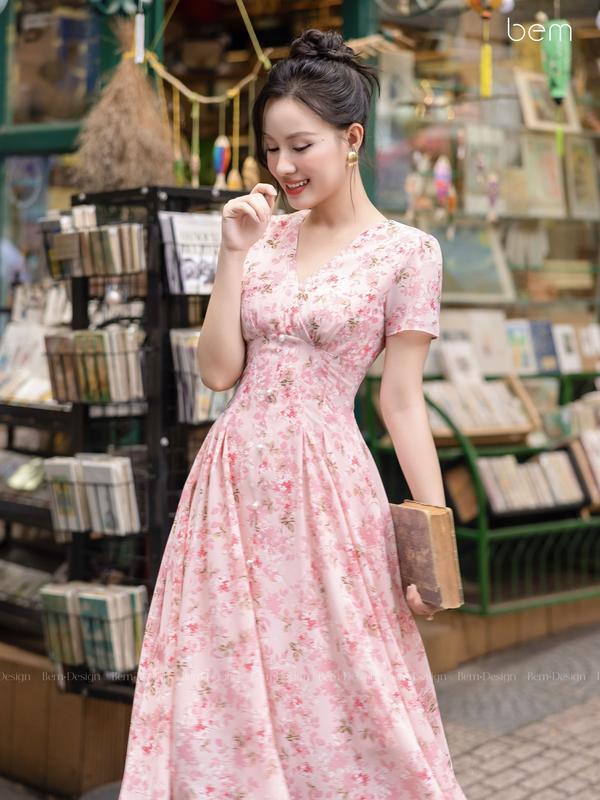 Đầm Hoa Nhí Hồng Cổ V Dáng Dài Vintage Bem Design DR641 Nữ Women Dress Voan