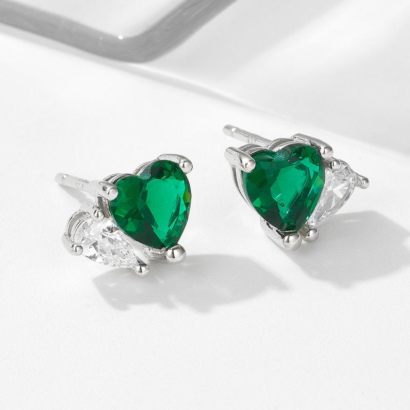 Product Introduction of heart earrings design brand gold vermeil 925 silver party heart shape stud earrings 3