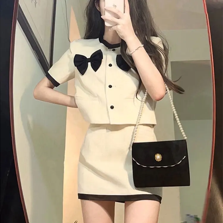 Set đầm nơ xinh dễ thương vàng nhẹ
