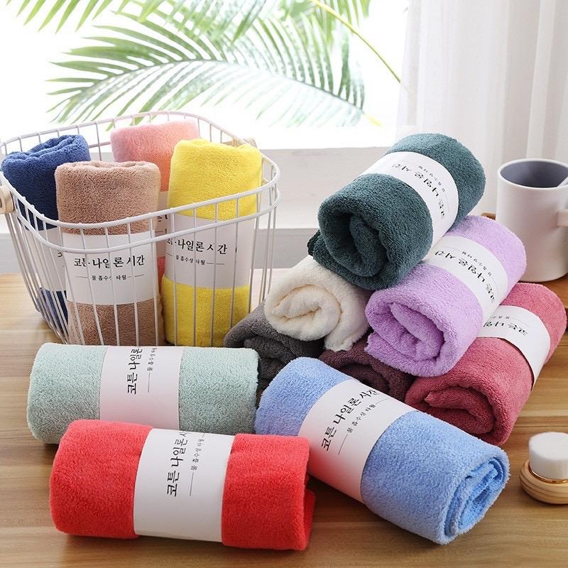 Khăn [Mua 3 tặng 1] Combo 4 chiếc khăn 140x70 mềm mịn, hút nước tốt, không bị đổ lông, không ra màu, chất bông Hàn ( màu ngẫu nhiên) Khăn Tắm, khăn choàng, khăn quấn bé