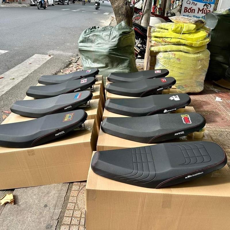 Yên xe hai tầng xe sirius mỏng mút trắng