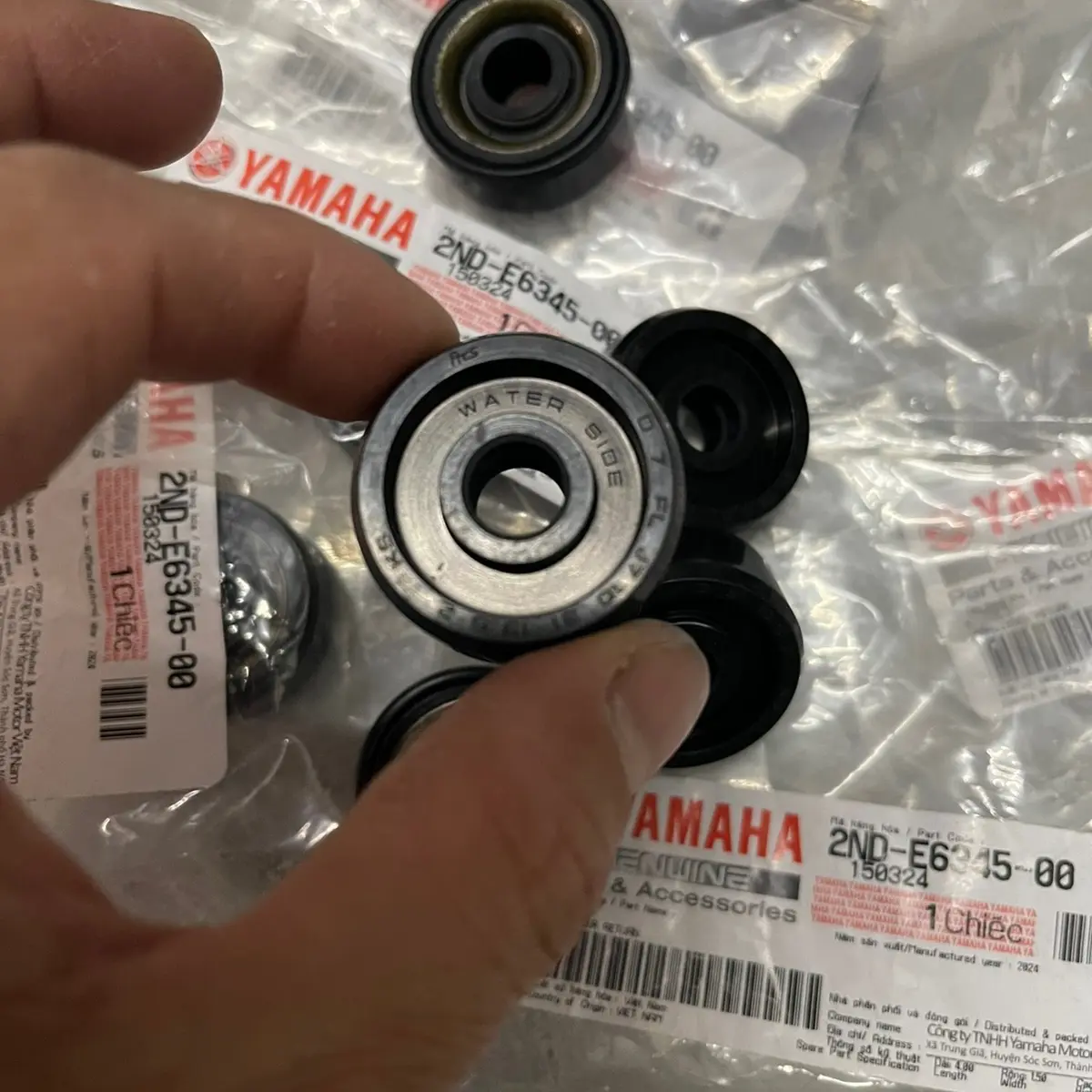 ￼ ￼Phớt bơm nước Exciter 135, Exciter 150, Luvias, Nouvo 4,5,6 zin Yamaha. Phụ kiện xe Yamaha