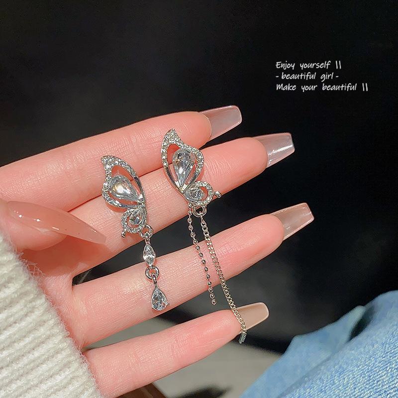 Anting Kancing Kupu-kupu Berlian Imitasi Super Flash untuk Wanita 2