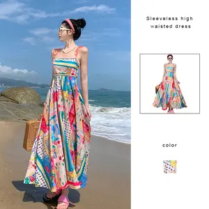 Gaun Wanita Tanpa Lengan Berpinggang Tinggi dengan Motif Warna-warni, Hem Lebar, dan Tali Bahu