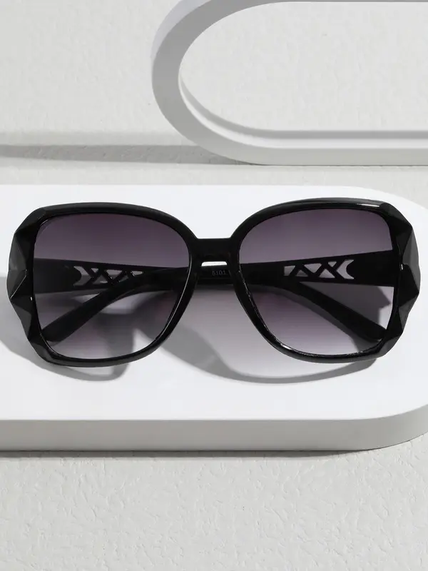 1 Pair Summer Square Frame Sunglasses with Hollow out Legs, New Personality Travel Accessories for Women & Men, Lightweight and Durable for Outdoor Sun Protection Glasses for Daily Use 0