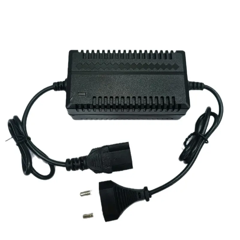 Sạc Bình xịt điện 12V. dòng 1.3A sach cho bình 1 bơm, 1.7A sạc cho bình 2 bơm, sạc đa năng 2.0A dùng được cho cả bình 1 bơm và bình 2 bơm. 3
