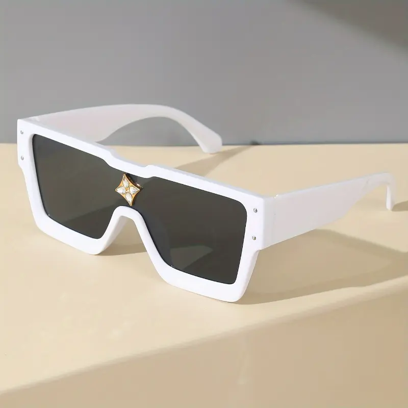 coveted status A Pair of Stylish Retro Rhinestone Decorative Square Glasses, Suitable for Both Men And Women, Perfect for Casual Daily Wear, Outings, And Parties. 3