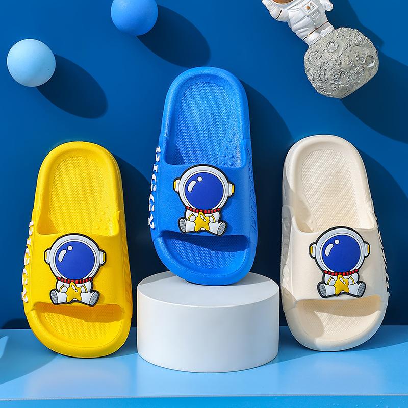 Children's summer slippers, baby anti-slip soft-soled indoor anti-collision sandals, boys and girls cute cartoon shoes, baby cartoon cute indoor and outdoor slippers 1