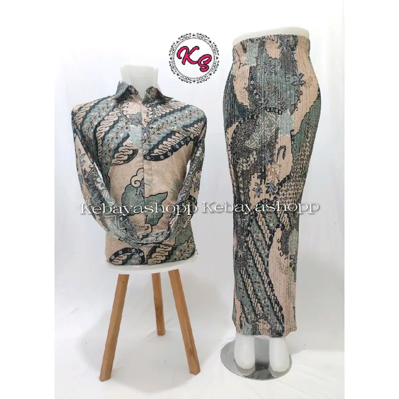 couple kemeja batik panjang dan rok plisket batik Baju Kancing Katun Kondangan Lembut Seragam Wanita Pasangan 0