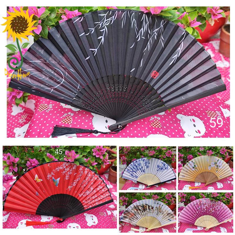 Quạt Cầm Tay Cổ Trang Trung Quốc Bằng Vải Lụa Thân Tre Xếp Xòe Tròn Dùng Làm Trang Trí Decor