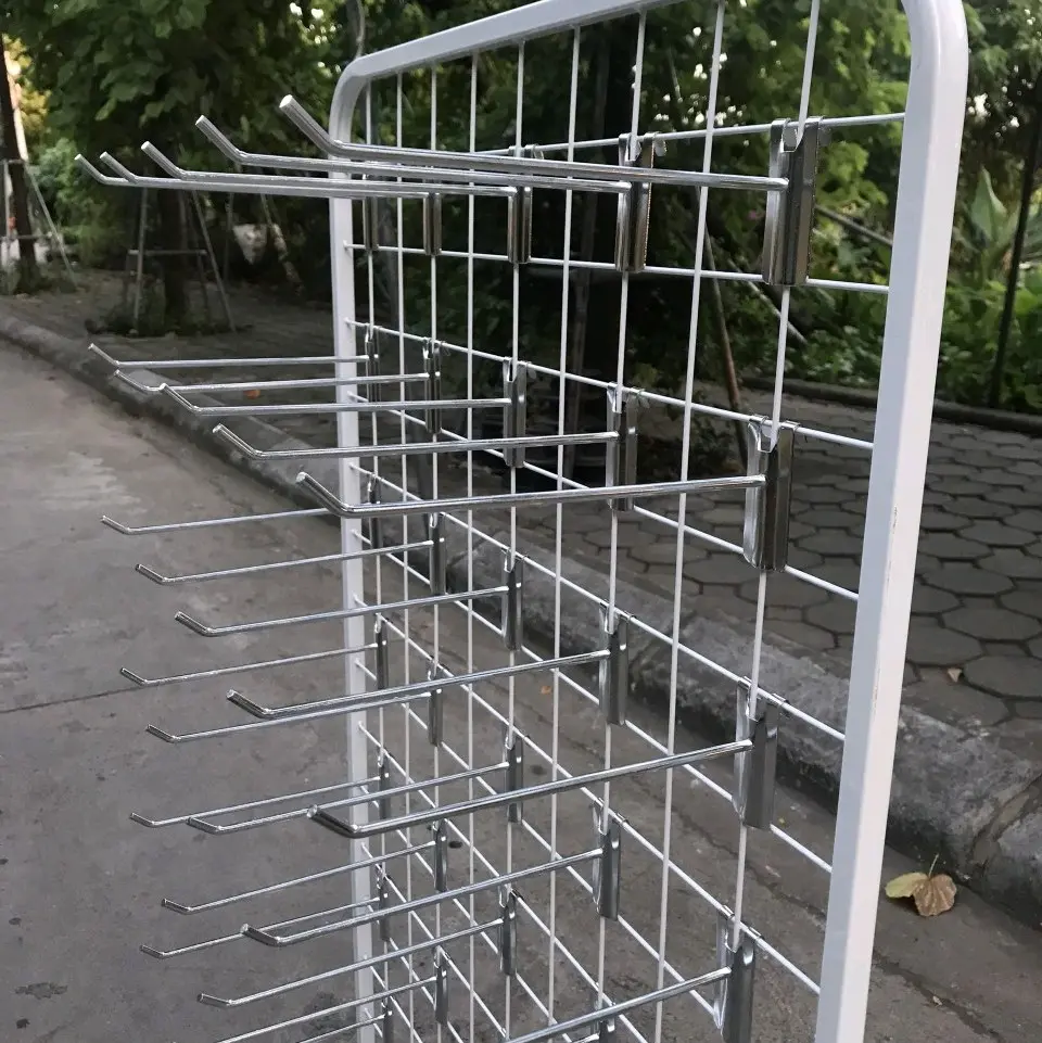Khung lưới sắt treo phụ kiện, KT 130*60cm (tặng kèm móc treo)