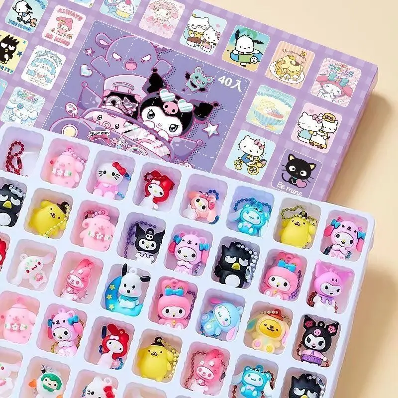 Búp Bê Sanrio Dongdongle 40, Chất Lượng Cao, Còn Hàng, Thích Hợp Cho Trẻ Em Tiểu Học, Quà Tặng Ngày Lễ Tình Nhân, Hộp Mù Mặt Dây Chuyền, Gian Hàng Trường Học Poke, Làm Bằng Chất Liệu An Toàn Quốc Gia, Phù Hợp Với Tiêu Chuẩn An Toàn Quốc Gia Đồ Chơi Toy