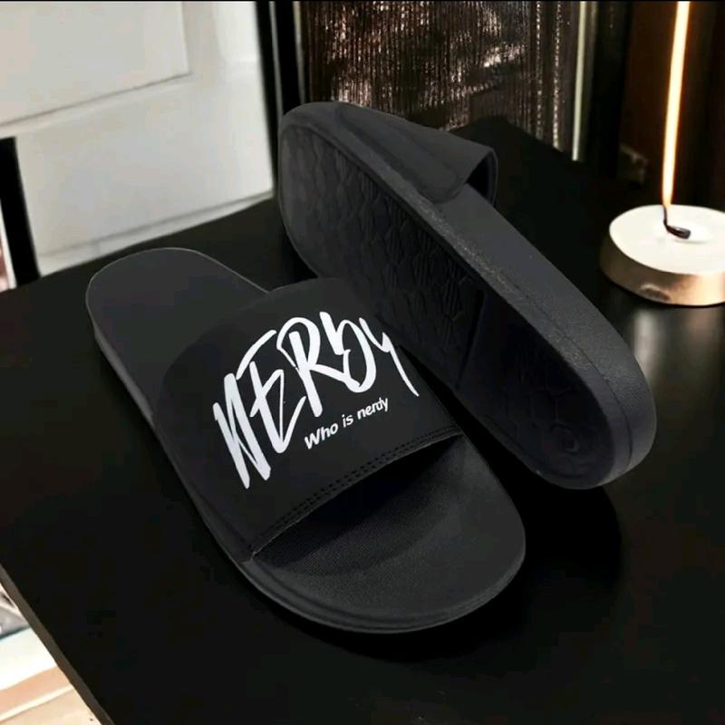 Dép Nerdy Quai Ngang nam nữ kiểu dáng Hàn Quốc Chữ Thư Pháp sắc nét 'hot' DéP Cao Su Đế Bằng Dép Lê Slipper