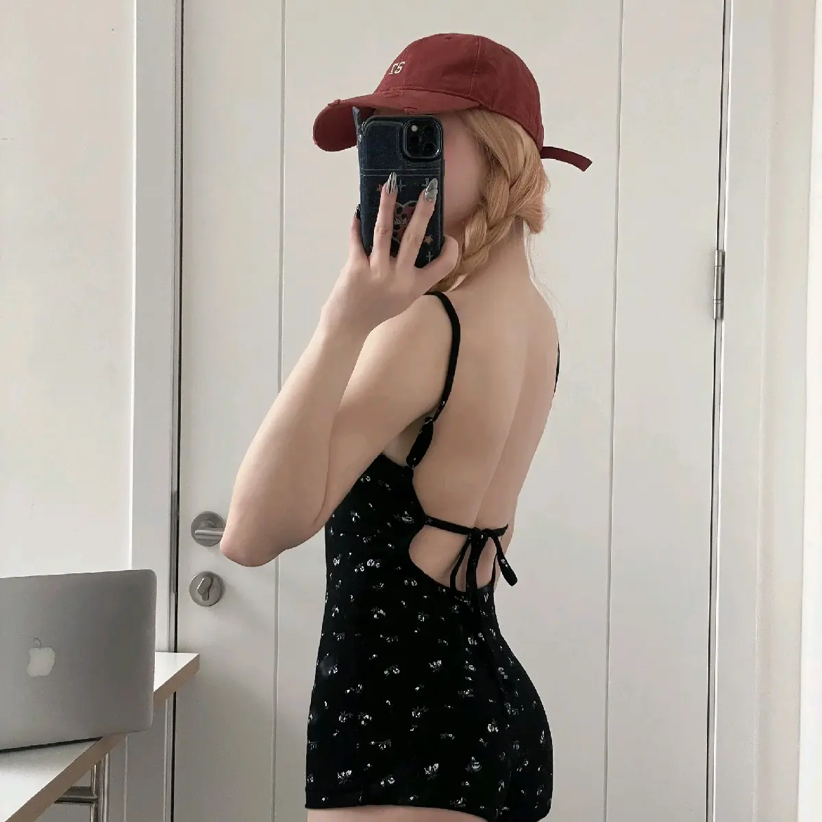 [Tặng miếng dán ngực] 2soonsumff Bodysuit đen hoa nhí hở lưng mùa hè đi biển cho nữ