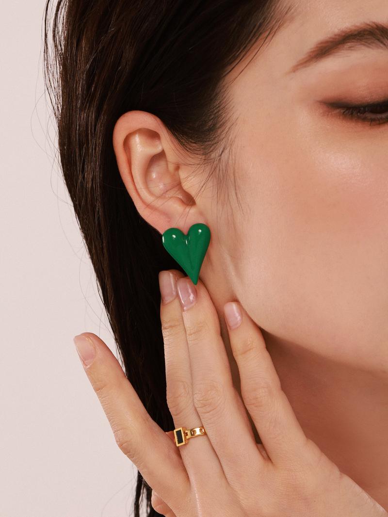 Product Introduction of Weighted Glaze Heart Earrings Ins Style Niche Heart Ear Studs for Women Stainless Steel PVD Plating Factory 7