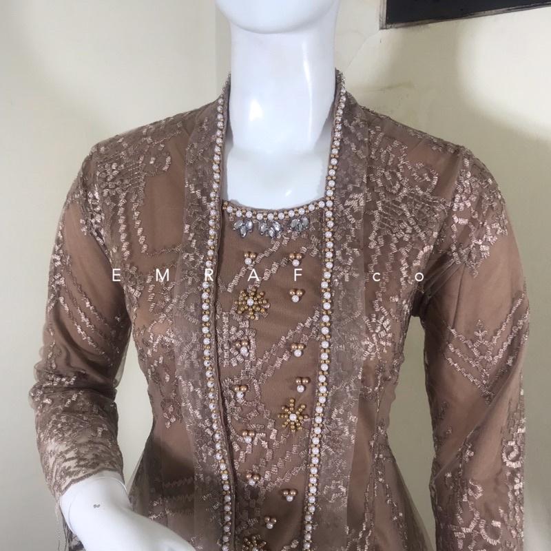 kebaya kutu baru / kebaya modern/kebaya kutu baru / kebaya wisuda / kebaya couple / kebaya modern / kebaya favorite 3