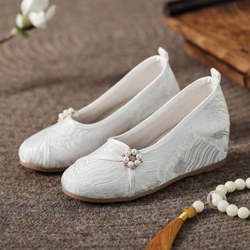 Product Introduction of High Heels Wedge Single Shoes Chinese Style National Style Cheongsam Hanfu Matching Mamian Skirt Ancient Costume Solid Color Cloth Shoes Women's Shoes 2