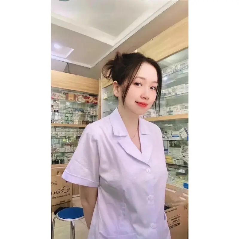 Áo Blue, Blouse trắng Dáng Ngắn Ngang Đùi Nam Nữ  Cộc Tay vải lon nhật - Dành Cho Y Tá, Dược Sĩ, Điều Dưỡng 1