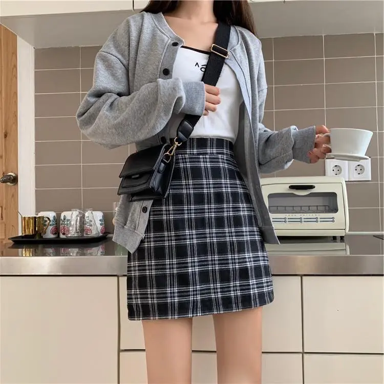 Half length skirt, women's autumn outfit, new plaid bag buttacks half length skirt, black college style high waist slimming bag buttons A-line short skirt