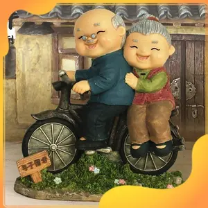 Dekorasi Pajangan Nenek Kakek Couple Bahan Resin Miniatur Kakek Nenek Figure Pasangan