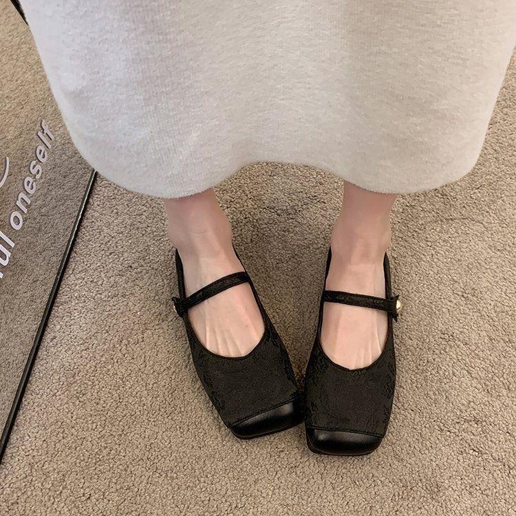 Product Introduction of Retro Chinese Style All-Match Flat Mary Jane Shoes Women's New Spring and Autumn Slip-on Soft Bottom Gommino Casual Fashion 8