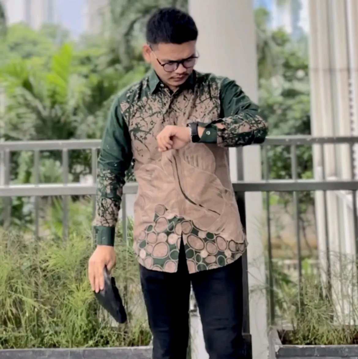 Kemeja Batik SLIM FIT DAUN HIJAU BOTOL READY PANJANG DAN PENDEK