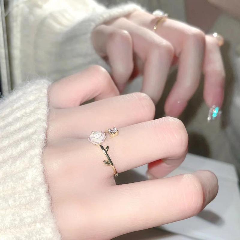 Product Introduction of New Trend Luxury Rings for Women Gold Plated Stainless Steel Rose Ring Fashion Aesthetic Jewelry Temperament Anillos Mujer 5