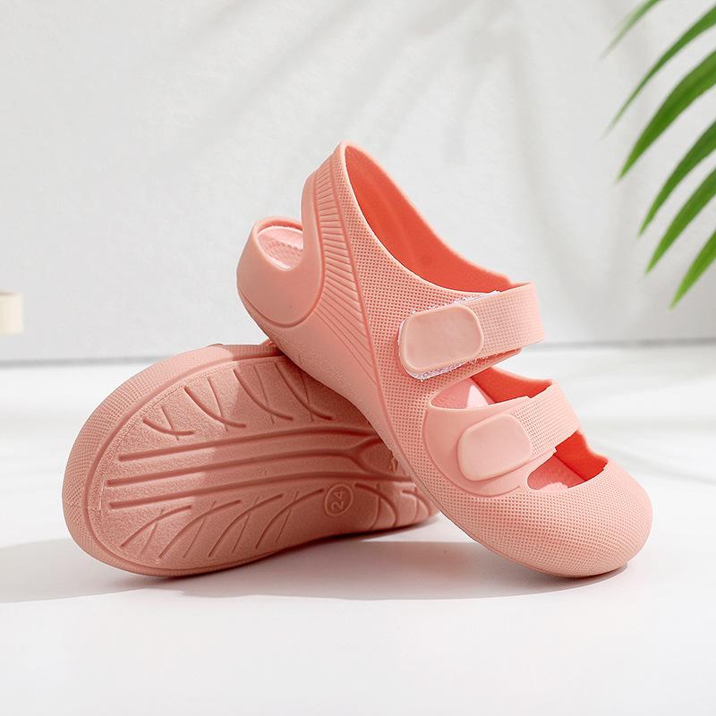 Product Introduction of 24-Year New Children's Closed Toe Soft Plastic Velcro Men's and Women's Baby Water-Stepping Sand Shoes Hole Shoes 20