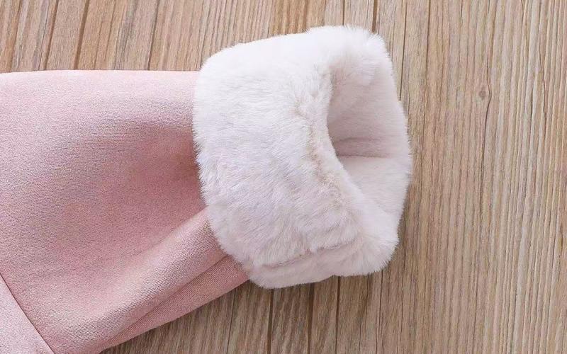 Product Introduction of Áo Khoác Bé Gái, Mùa Thu Và Mùa Đông, Lót Lông Cừu, Áo Khoác Lông Và Da Cho Trẻ Em, Quần Áo Mùa Đông Cho Em Bé, Áo Phong Cách Phương Tây, Hợp Xu hướng 24