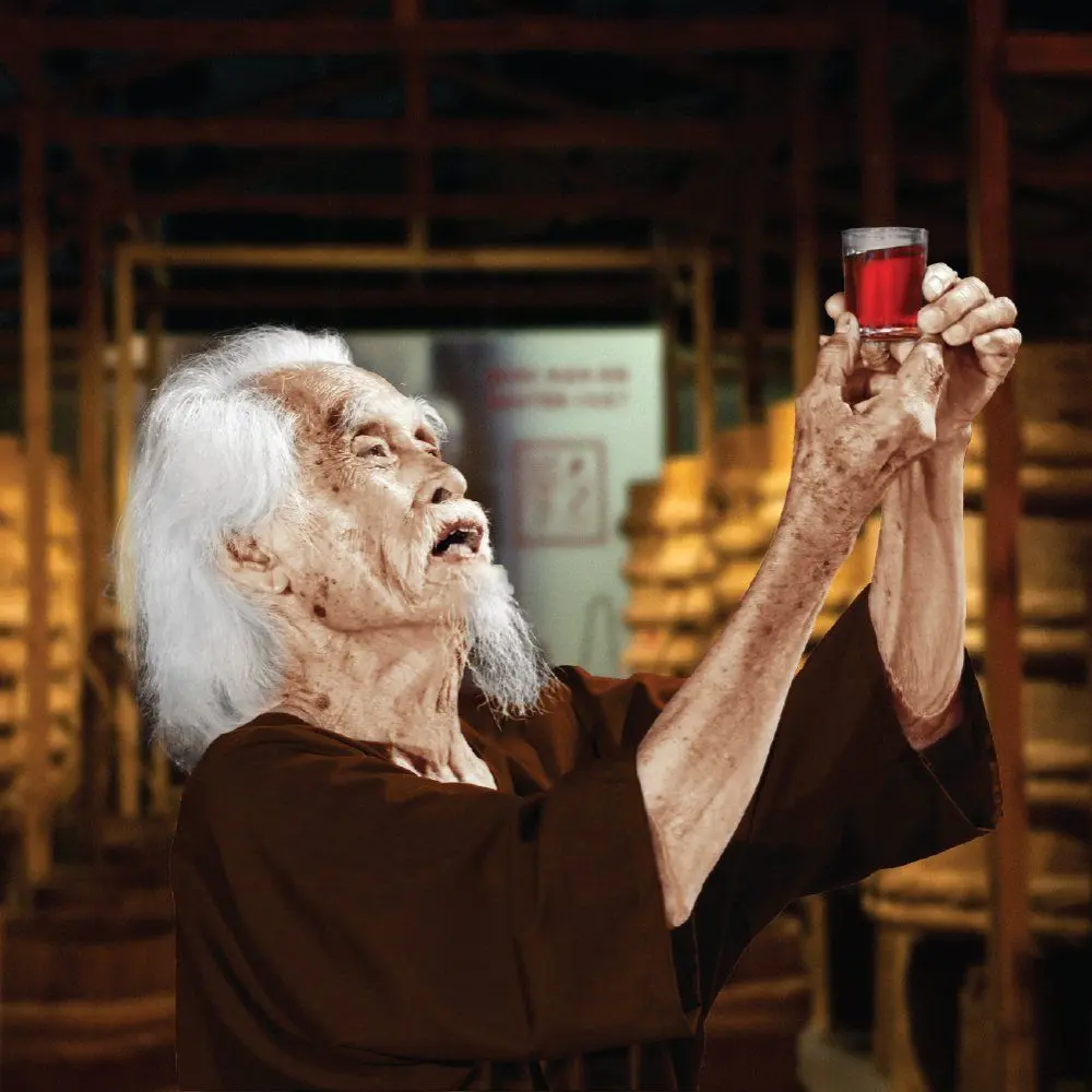 1 CHAI NƯỚC MẮM NHỈ CÁ CƠM RUỘT ĐỎ 525ML - LÀNG CHÀI XƯA