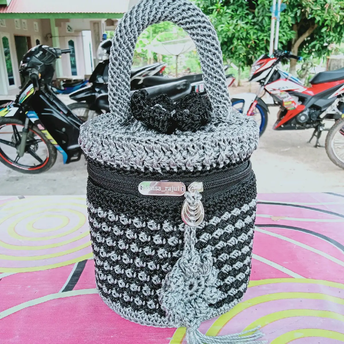 tenong rajut / tempat beras hajatan/motif ayam2 part 1 Dapat disesuaikan