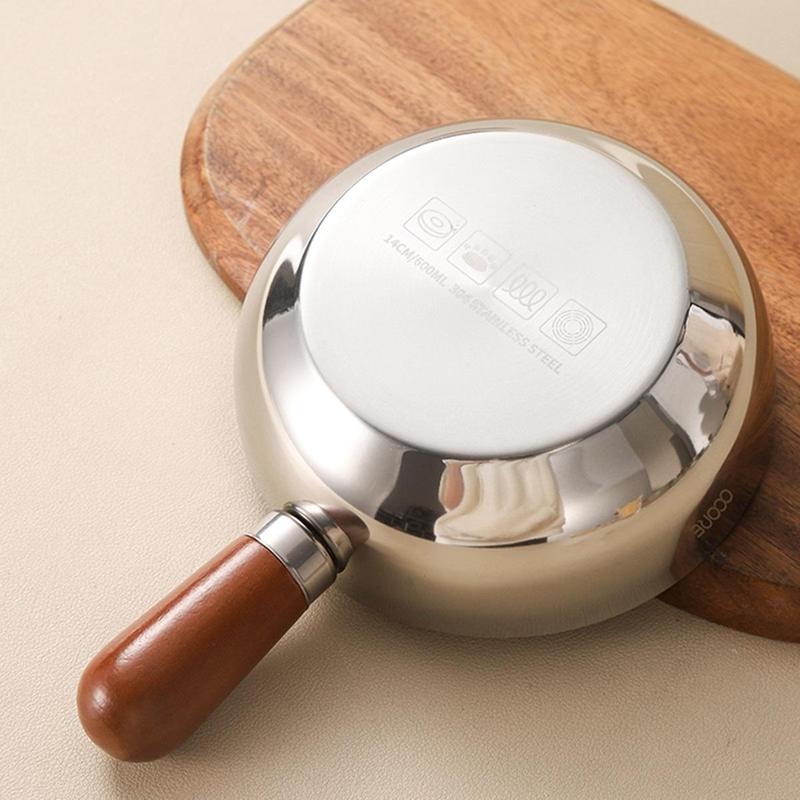Nồi nhỏ làm từ thép không gỉ 304, đa năng và bền bỉ, làm nóng nhanh, tương thích với bếp từ và bếp gas, dễ vệ sinh