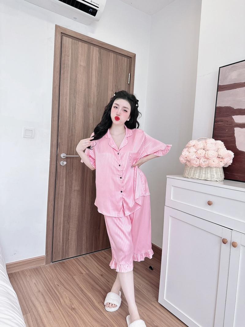 Product Introduction of Đồ Bộ Lụa Xước Bigsize Chất Mát - Tay ngắn quần lửng M2 55