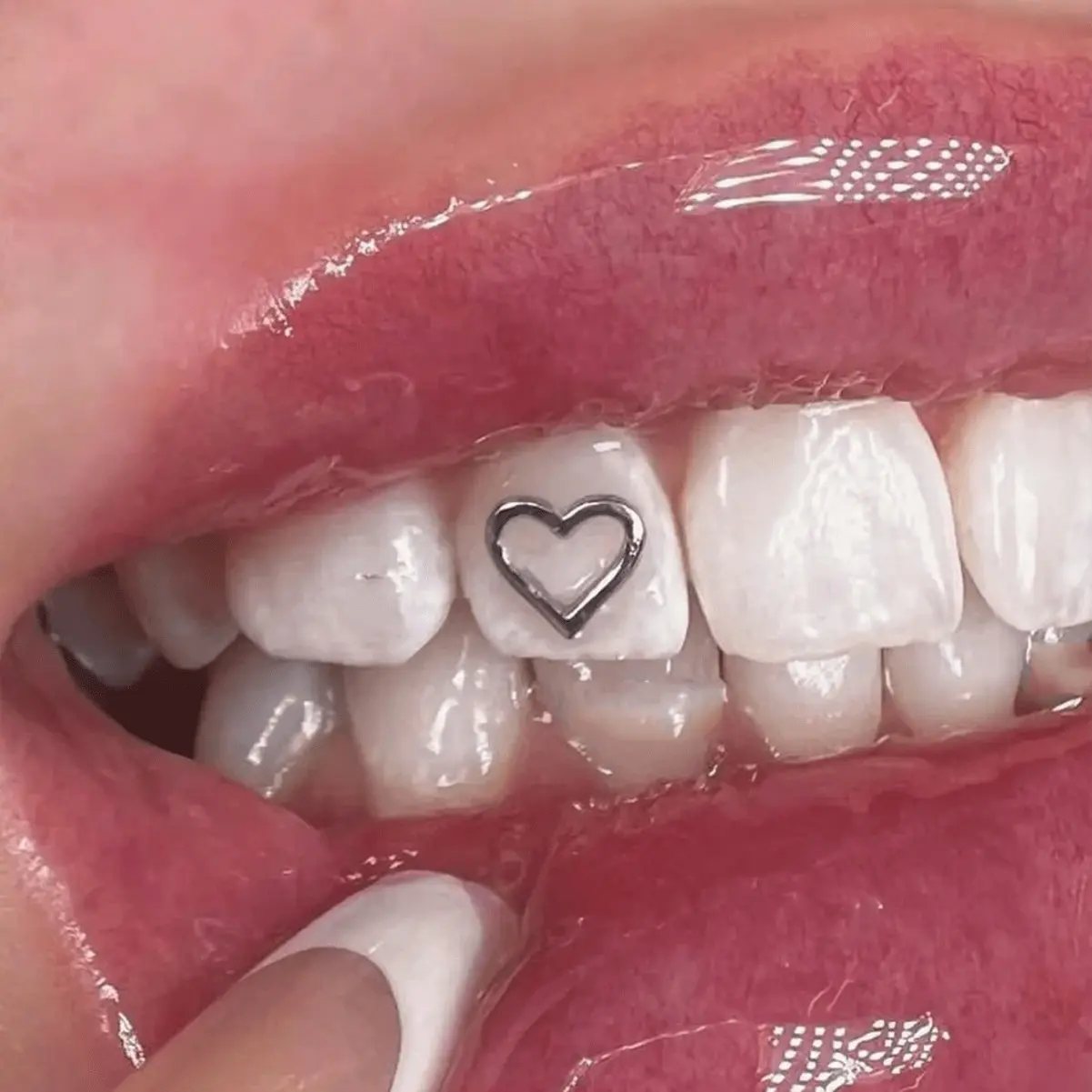 3 PCs/Box Metal Heart Hollow Dental Materials Oral Materials Dental Tooth-Decoration Rhinestone! 0563