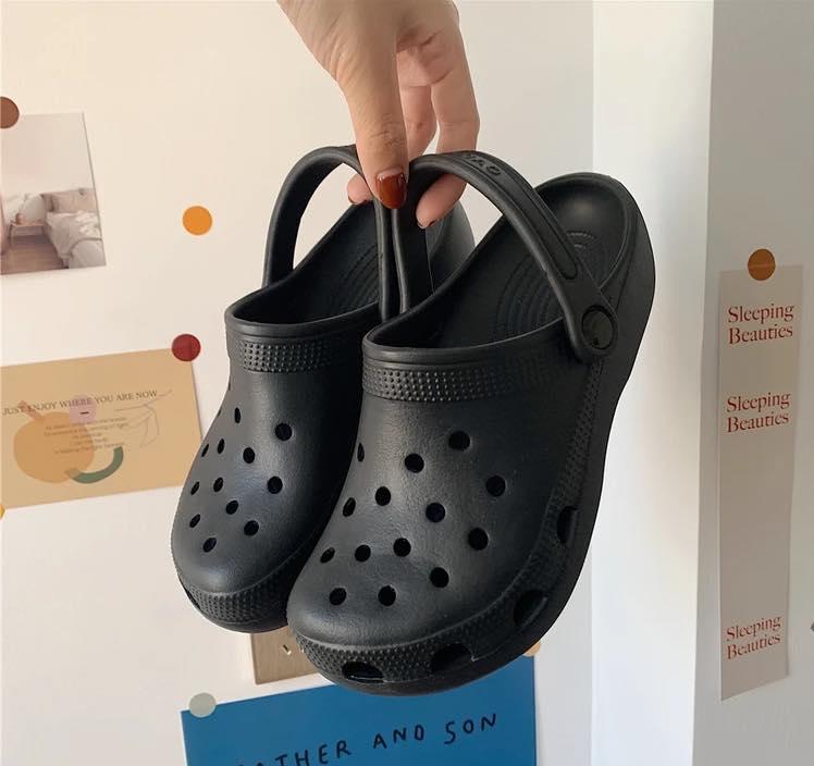 Product Introduction of M18 Giày Lỗ Bao Đầu nữ 2024 đế dày mùa hè 3 màu DéP Shoes 17