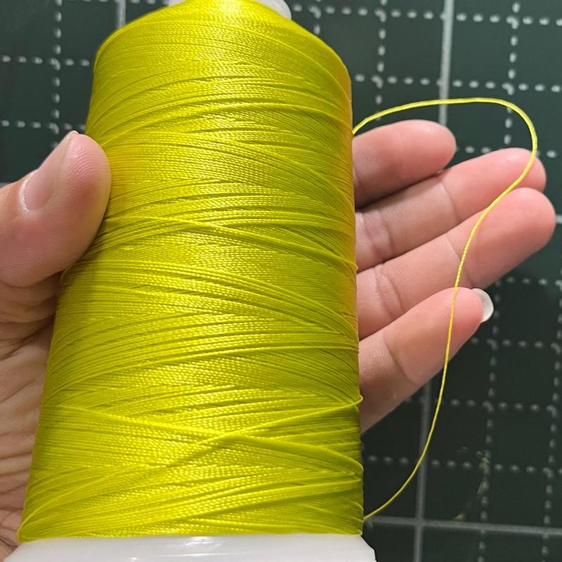 chỉ nylon ,280D/3 hàng mới,1 cuộn ~ 200G ,chỉ may balo ,may túi sách,may bạc ,may ghế ,may sofa,sợi chỉ không bị xù lông,sợi chỉ chắc chắn 4