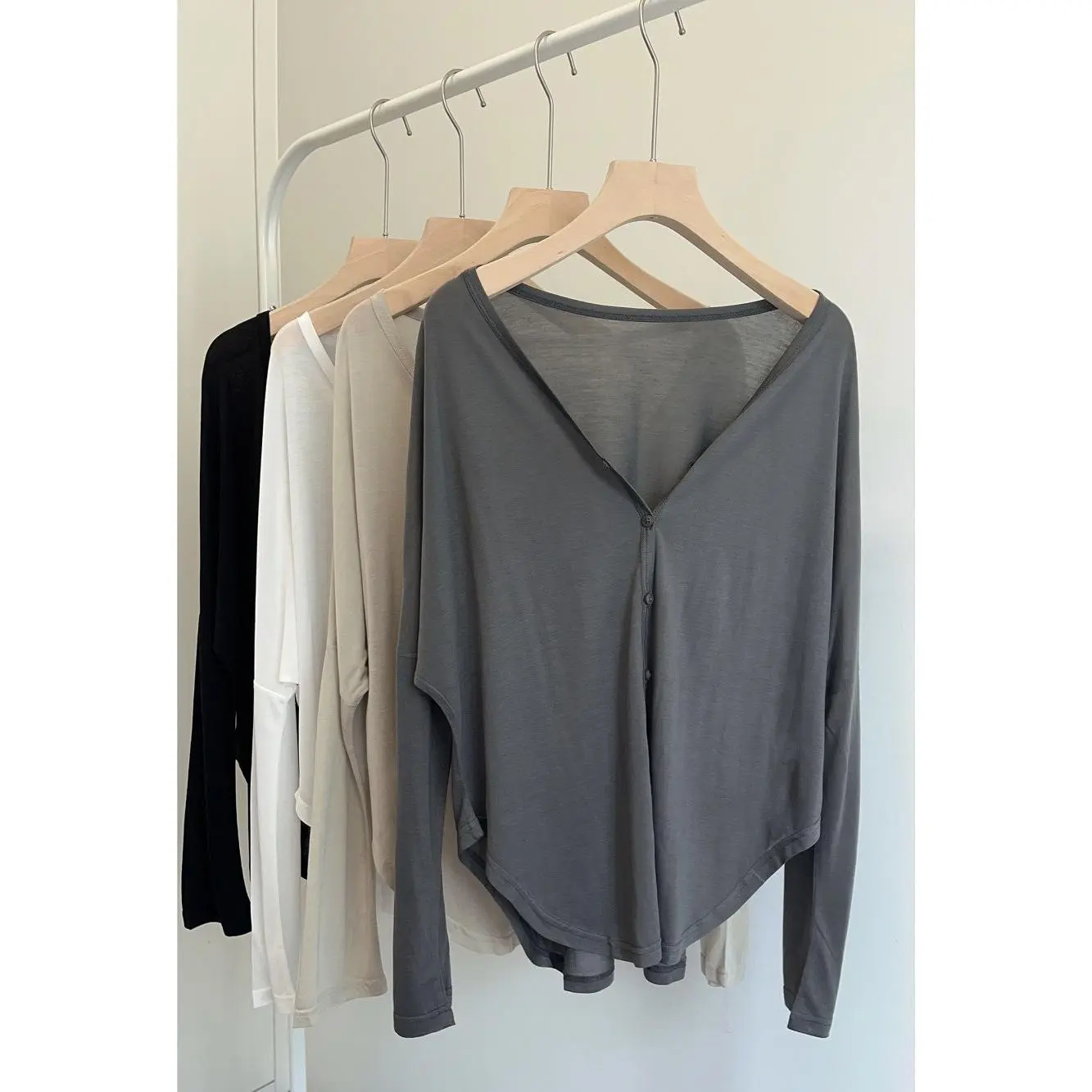 Áo Cardigan Du Lịch Chống Nắng Bi Flab, Dụng Cụ Ẩn Hữu Ích ~ Lụa Băng Nhẹ, Giảm Béo Rộng Rãi, Áo Khoác Không Đều Nữ Jacket Women Top Kem Xám