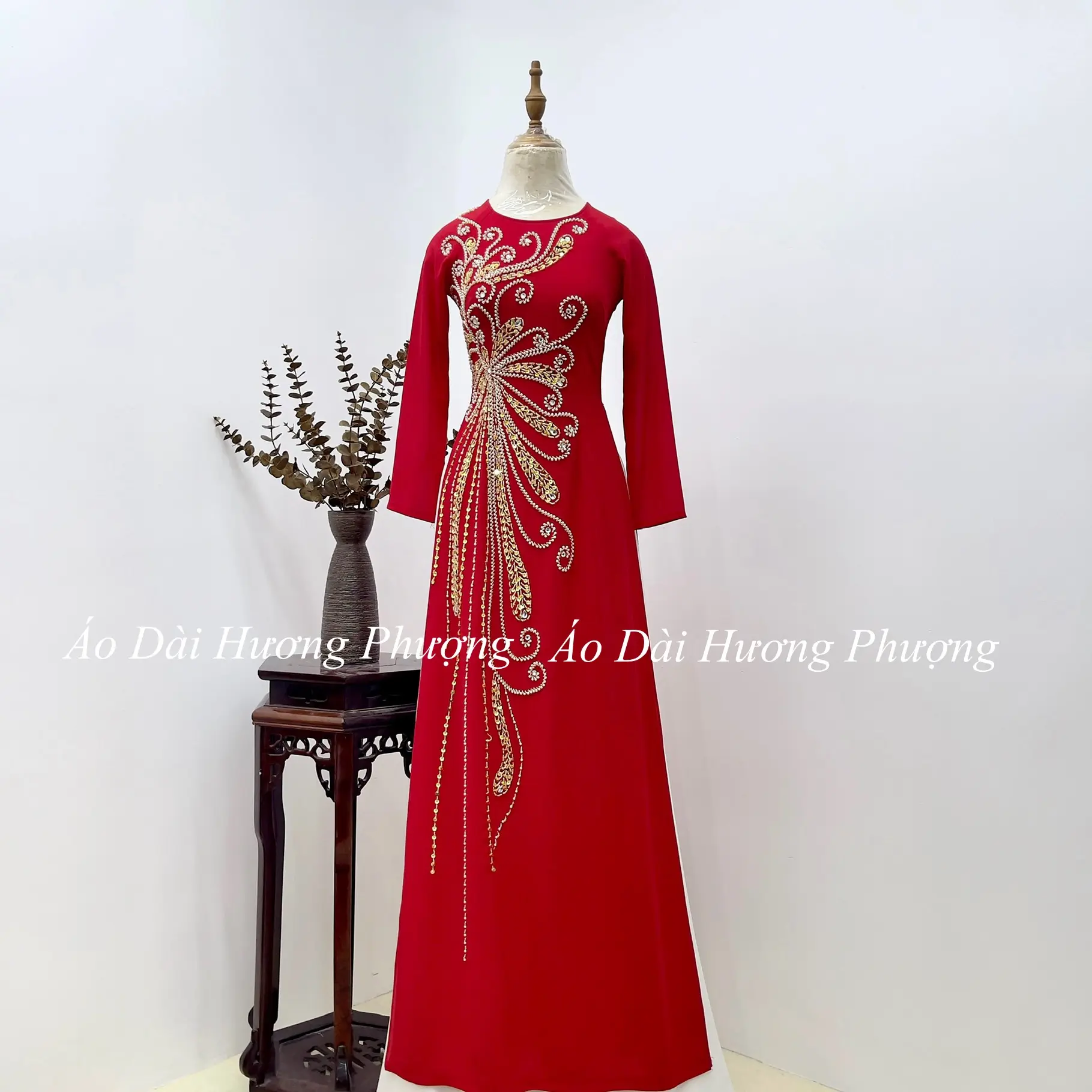 Áo Dài Hương Phượng lụa Chifon đỏ sang trọng dáng truyền thống cổ tròn đính kết họa tiết hoa - M05