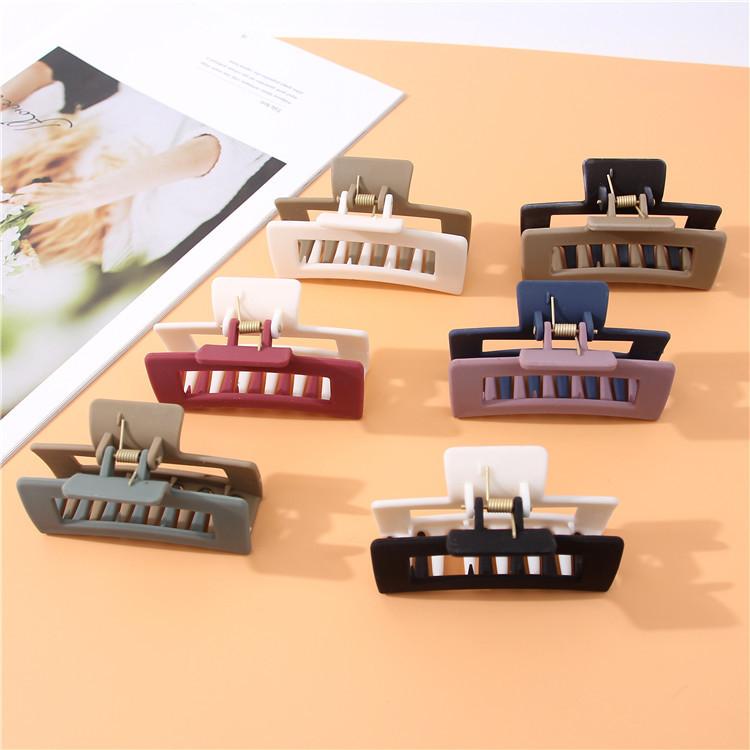Product Introduction of Large Grab Clip New Two-tone Facial Hair Clip Back Head Clip Simple Shark Clip 8