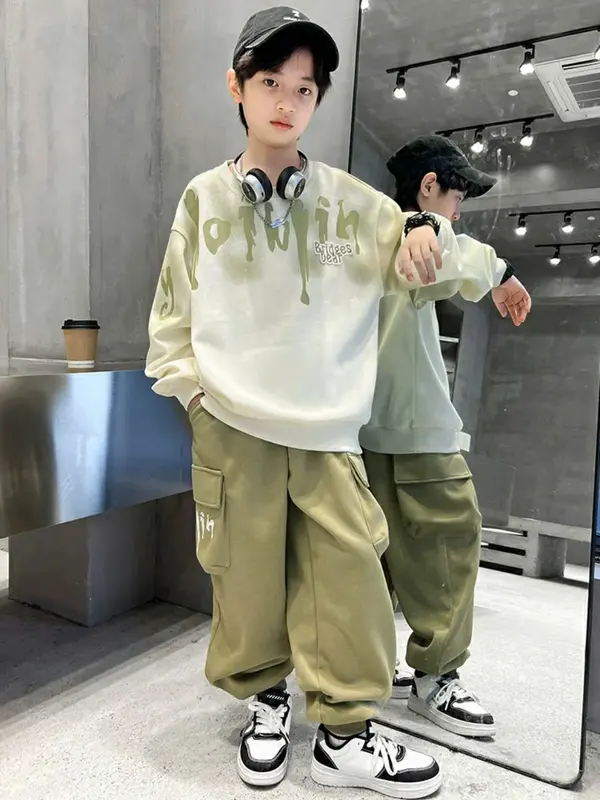 Bộ thu đông năm 2024 cho bé trai 17-45kg, bộ quần áo dài tay bé trai 5-14 tuổi mẫu loang in chữ CROWD  có mũ , chất da cá dày dặn, giữ ấm tốt,may kĩ. DL Fashion Men. 3