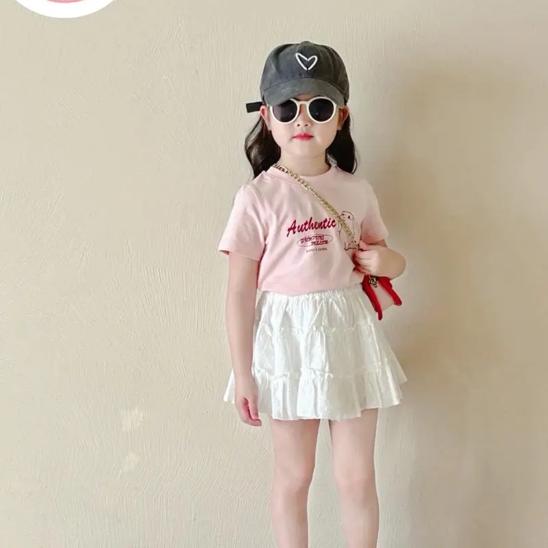Đang về ạ Xinh yêu quá chừng ạ - sét chân váy thêu trắng xịn sò ( có quần bảo hộ ) - thêu hoa tinh tế  Kết hợp hoàn hảo áo cotton hồng thỏ ngọt ngào Sét này hot lắm luôn - trong sáng nhẹ nhàng Chất liệu nhà em sử dụng siêu đẹp - mềm mát - xịn mịn 4