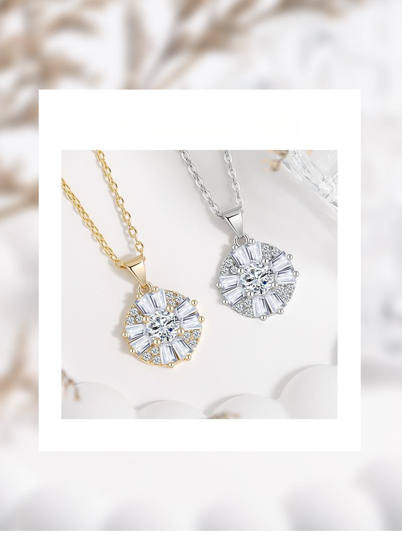 Product Introduction of Niche Clavicle Chain Ceiling! Rotating Zircon Flower Pendant Necklace for Women Light Luxury Temperament Non-Collision Ins Style Wear and Match Artifact 5