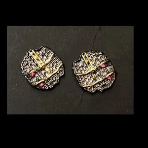 Anting Perak Gunmetal Tema KOKERI Berbalut Batu Ametis dan Peridot