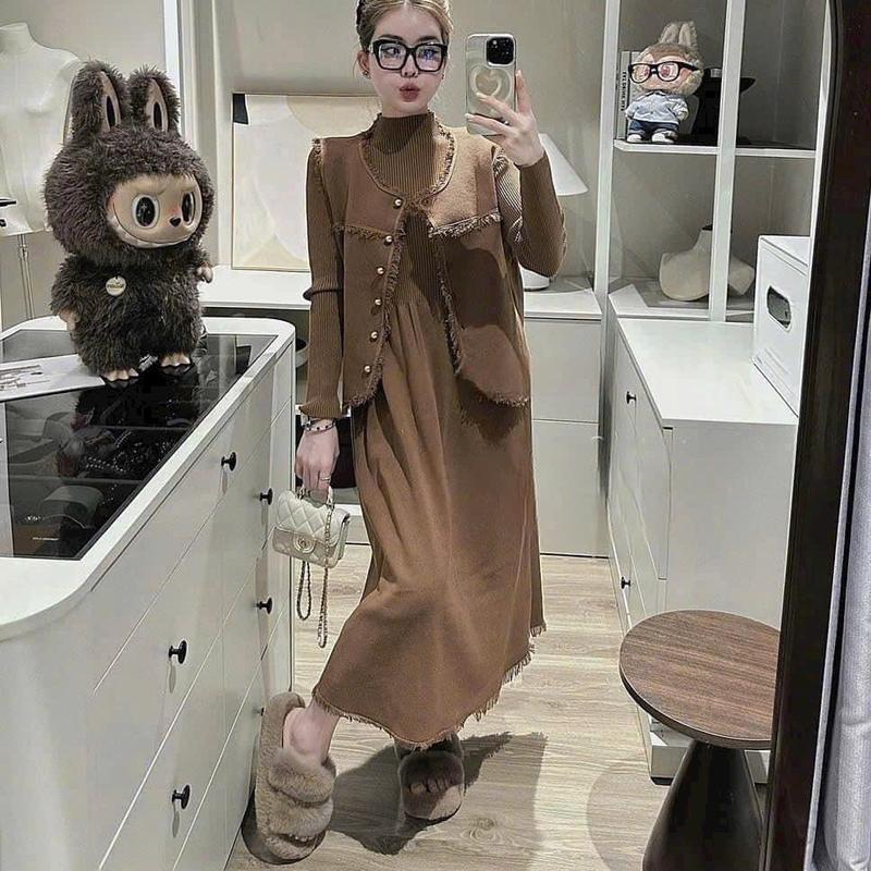  Sét len 2 in 1 gồm 1 váy len xuông + 1 áo ghile len tua ngoài chất len mềm co giãn thoải mái 