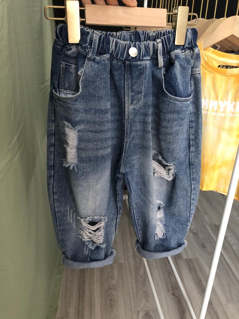Product Introduction of Quần jean mài dáng baggy form rộng chất jean mềm phong cách cá tính bé trai QJR2202 1