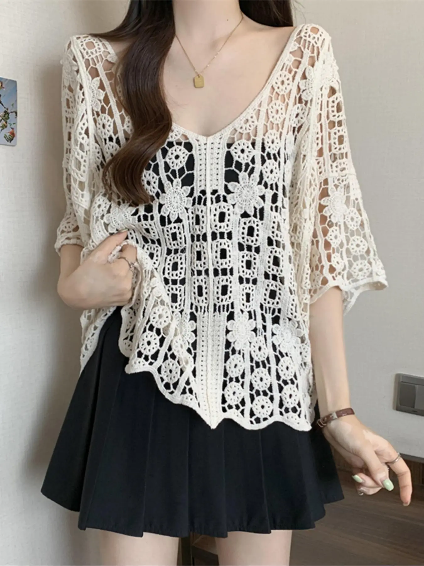 Women's Plain Crochet Openwork V Neck Sweater, Casual Hollow Out Batwing Sleeve Cover Up Top for Summer, Fashion Women's Knitwear for Daily Wear