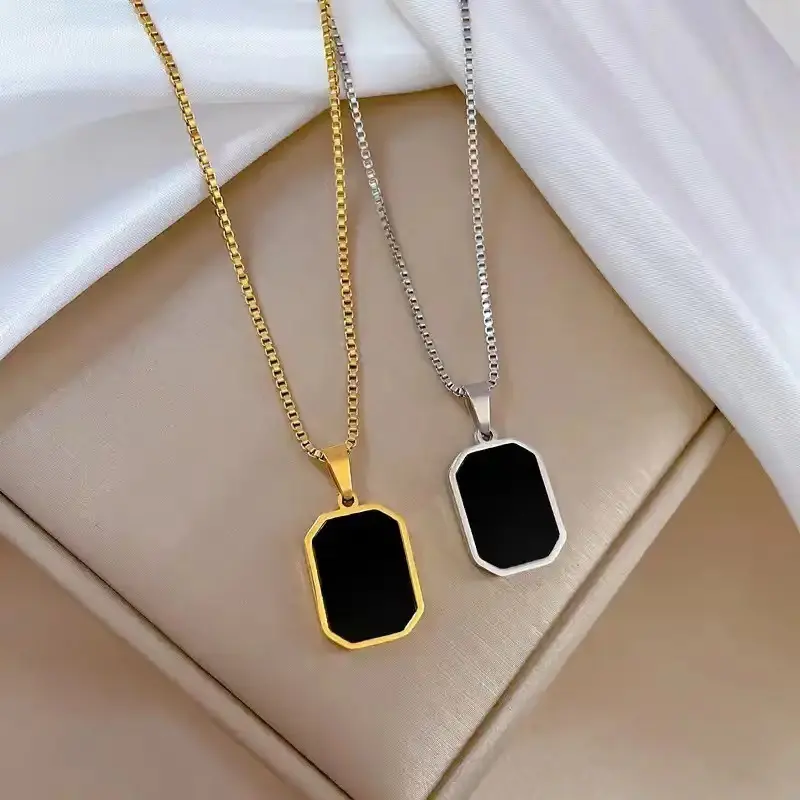 Fashionable Black Rectangular Necklace, Women's Collarbone Chain, Black Square Accessory